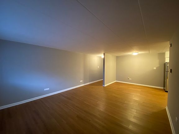 5th image of 18361 Glen Oak Ave APT B