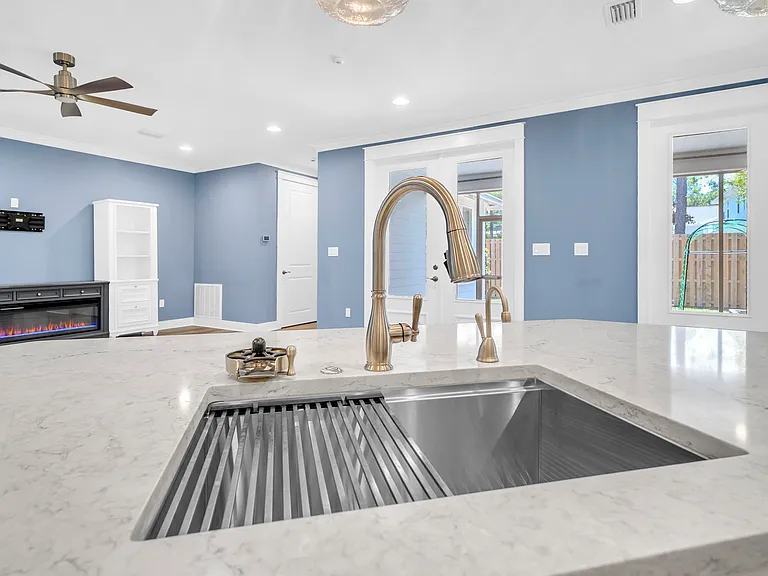 364 Carson Oaks Ln — Photo 13