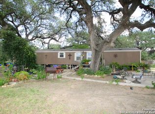 827 Crockett St, Pleasanton, TX 78064