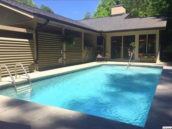 1744 Hidden Hills Rd