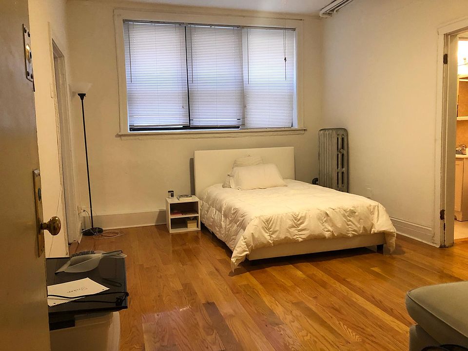 1st image of 3734 N Pine Grove Ave APT 106