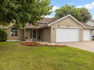 6421 Coryell Ct, Inver Grove Heights, MN 55076