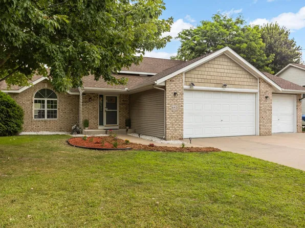 6421 Coryell Ct, Inver Grove Heights, MN 55076