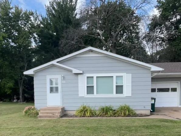 908 10th St W #Na, Altoona, WI 54720