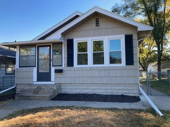 4505 7th St NE, Columbia Heights, MN 55421