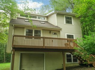 5172 Autumn Ln, Pocono Lake, PA 18347