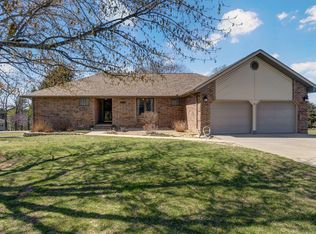 2009 N Steeple Chase Ct, Nixa, MO 65714