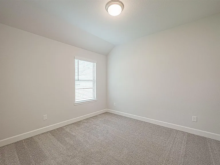 213 McCrea Ct — Photo 26