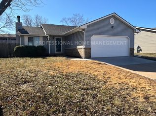 10307 W Yosemite Dr, Wichita, KS 67215