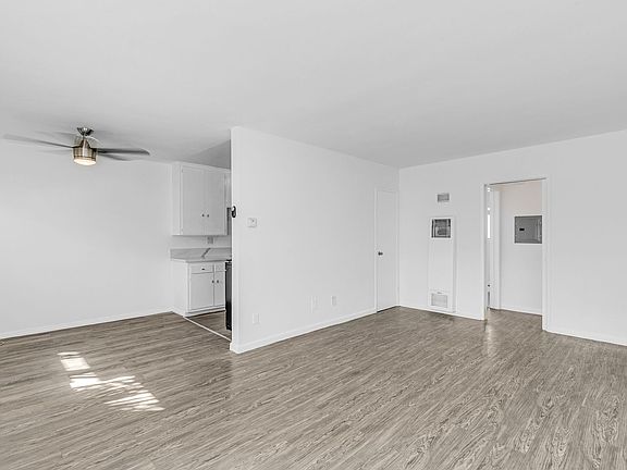 3rd image of 7100 Fulton Ave #6