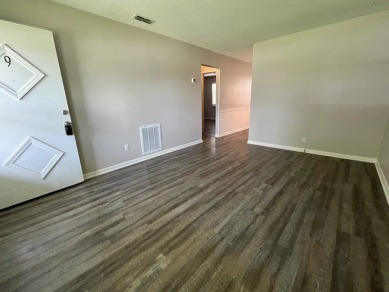 1413 Mana Ln #9 — Photo 2