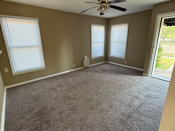 2nd image of 1402 Kenwood Dr #723