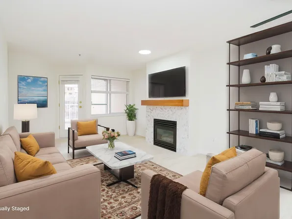 22351 Saint Anne Ave #201, Maple Ridge, BC V2X 2E7