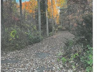 44 Robin Ln, Alpine, NJ 07620