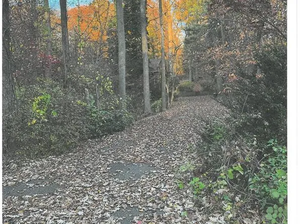 44 Robin Ln, Alpine, NJ 07620
