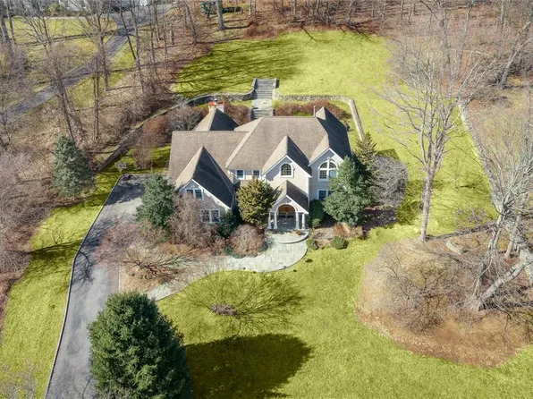 4 Emerson Court, Katonah, NY 10536