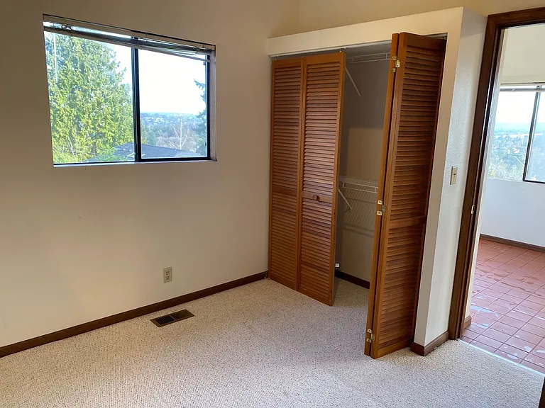 2322 E Ward St — Photo 17