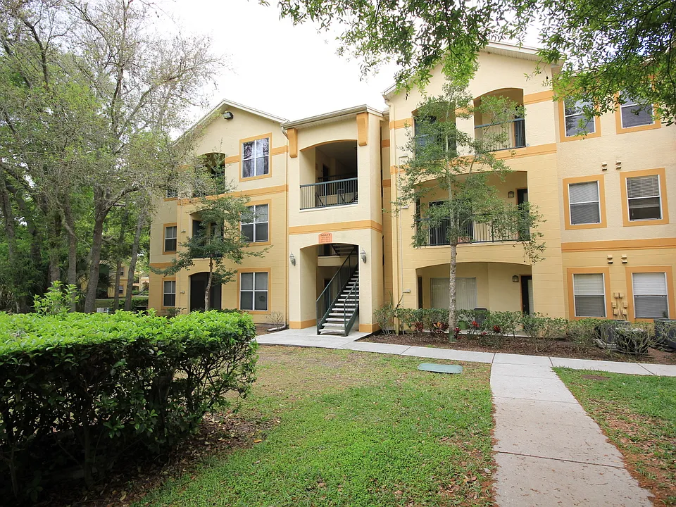 5608 Pinnacle Heights Cir #307