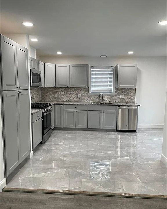 1st image of 179 Ruskindale Rd #1