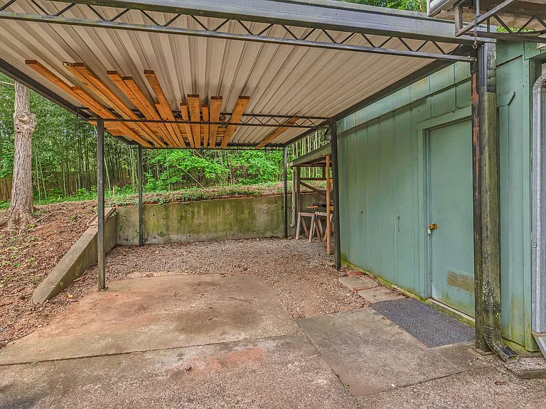2921 Twin Lawn Dr — Photo 24