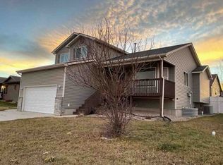 104 Savoy Cir, Rapid City, SD 57701