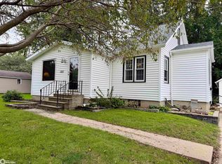 206 F Ave, Grundy Center, IA 50638