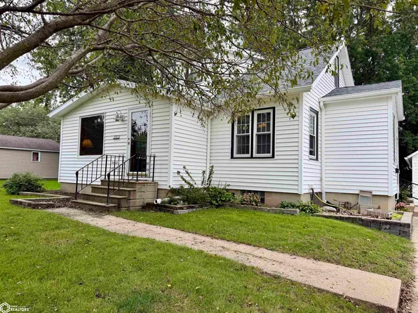 206 F Ave, Grundy Center, IA 50638