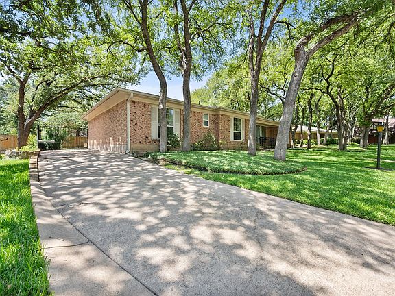 3rd image of 1104 Arlena Dr