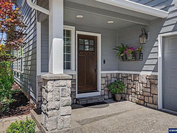 5th image of 1295 Barnick Rd NE