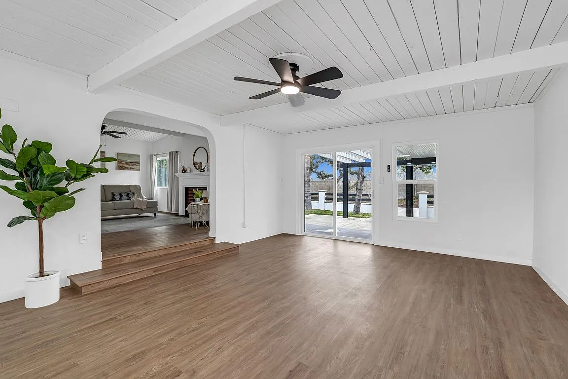 2 bed, 1.0 bath, 1852 sqft, $2,925 — Photo 1
