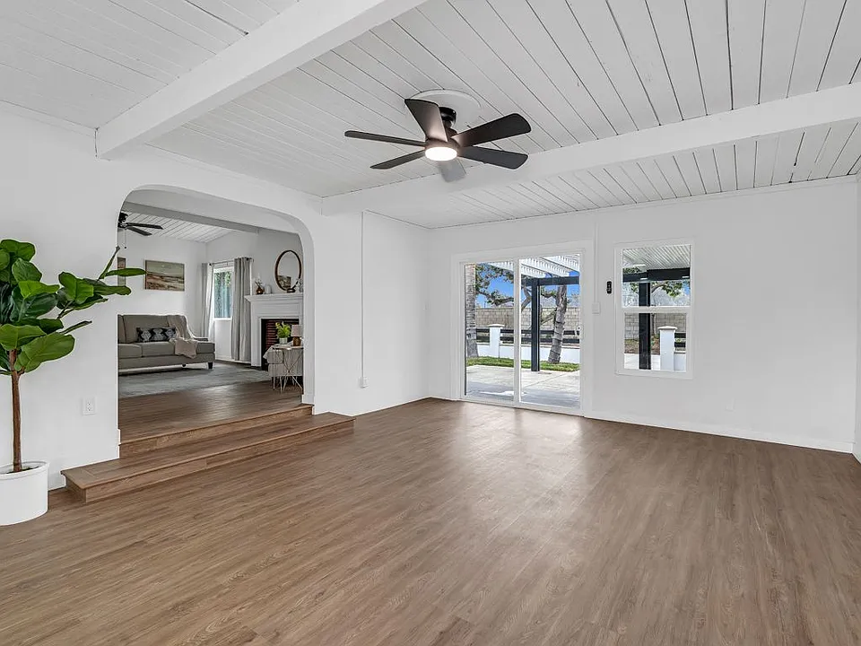 9952 La Docena Ln