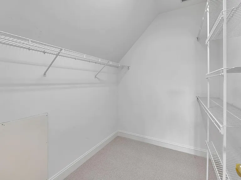 729 Harrow Ln — Photo 33