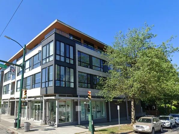 5325 West Blvd #202, Vancouver, BC V6M 3W4