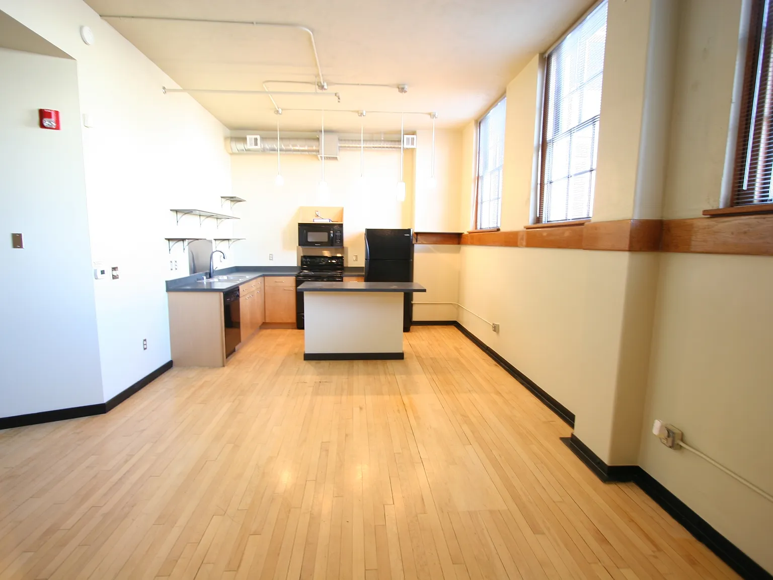 300 Tijeras Ave NE, Loft 211 - 1 — Photo 3