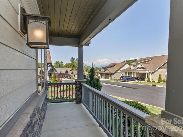185 Sports Village Dr, Hendersonville, NC 28739