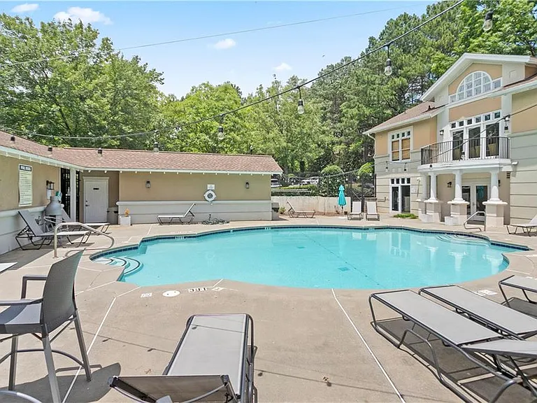2700 Pine Tree Rd NE #2303 — Photo 22