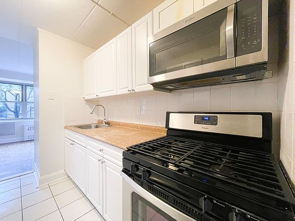 5th image of 115 N 3rd Ave #2E