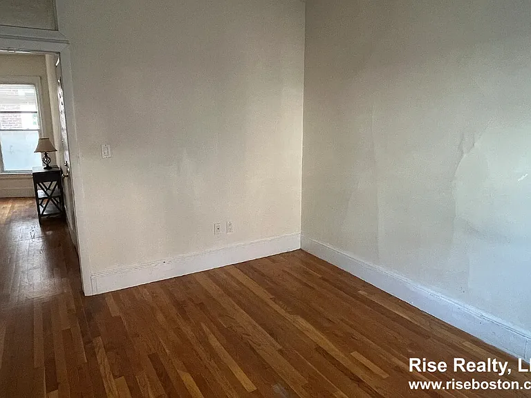 35A Harvard St #1 — Photo 3