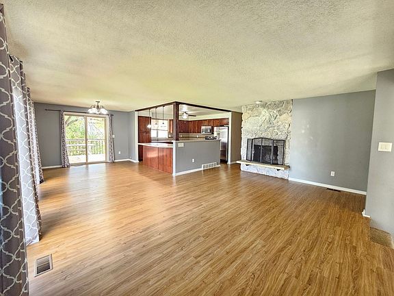 4th image of 2120 E 48th Ave