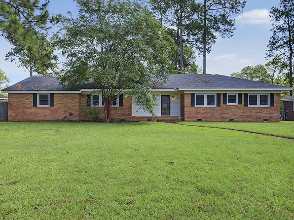 1902 Robinhood Rd, Albany, GA 31707