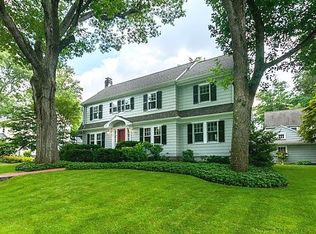 40 Locust Ave, Lexington, MA 02421