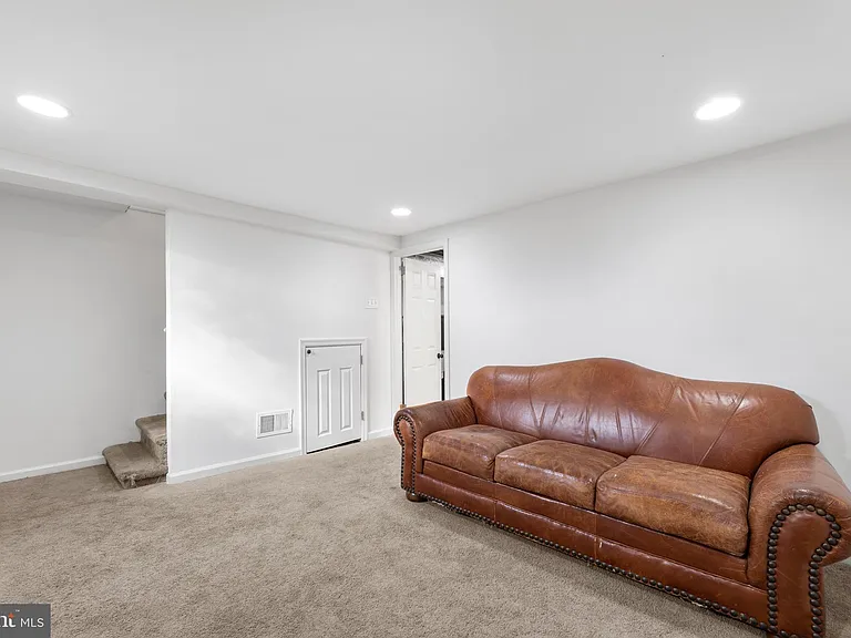 1451 W End Dr — Photo 25