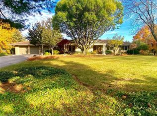 2 Saint Andrews Ct, Brant, ON N3T0L7