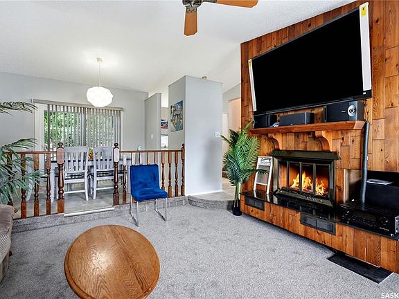 3rd image of 130 Flavelle CRESCENT