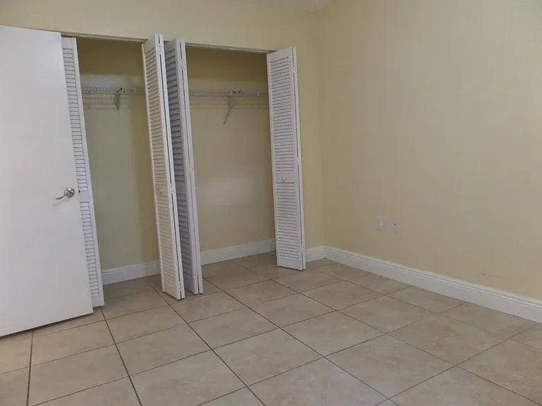 1524 Lake Crystal Dr #B — Photo 17