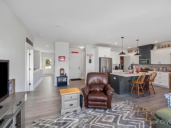 5th image of 6566 Sheldon Crossing Dr #4
