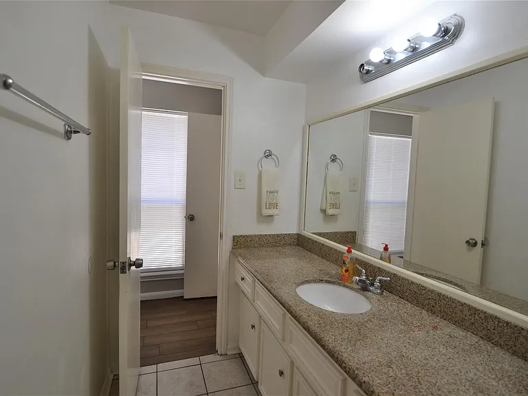 15927 Tumbling Rapids Dr — Photo 34