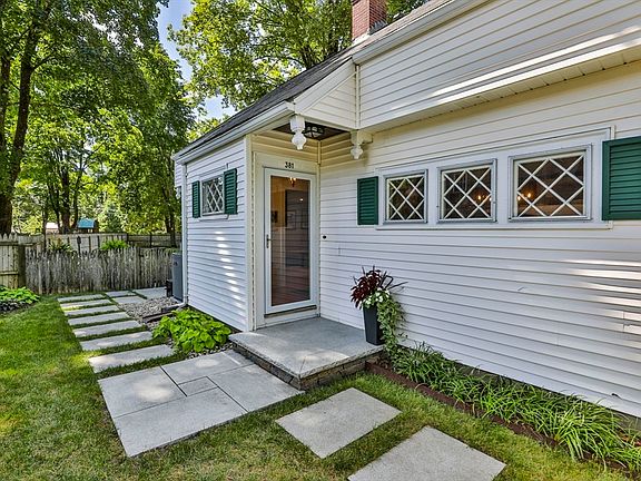 3rd image of 381 Willow St