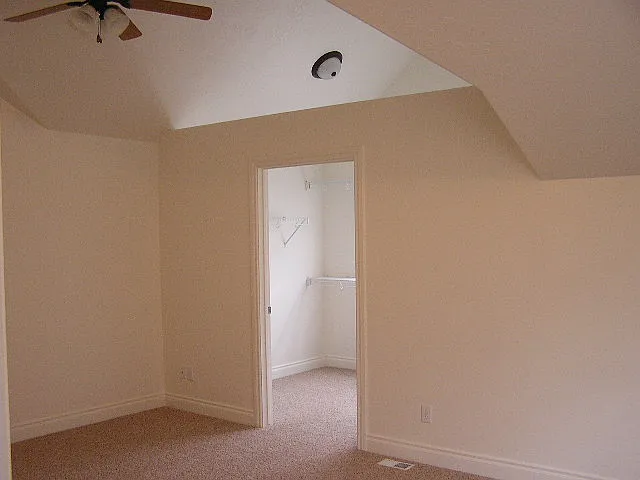 3 bed, 2.5 bath, 1725 sqft, $1,749 — Photo 3