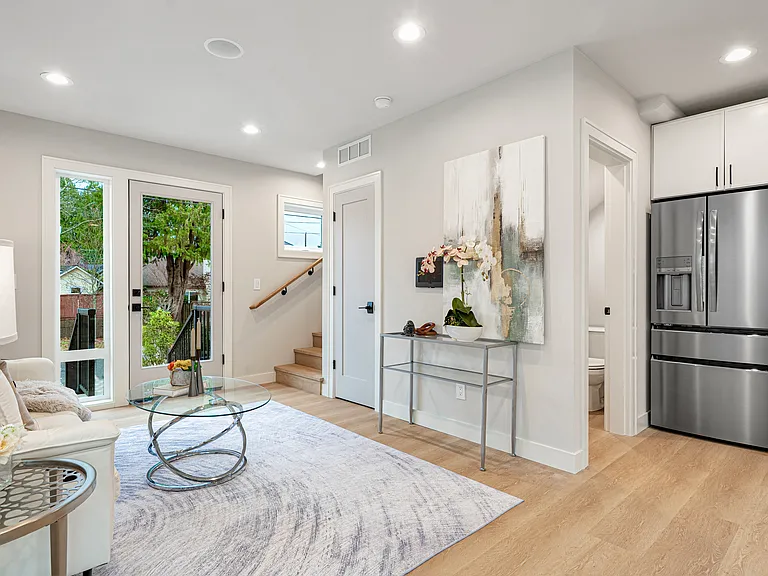 3054 Fairmount Ave SW — Photo 5